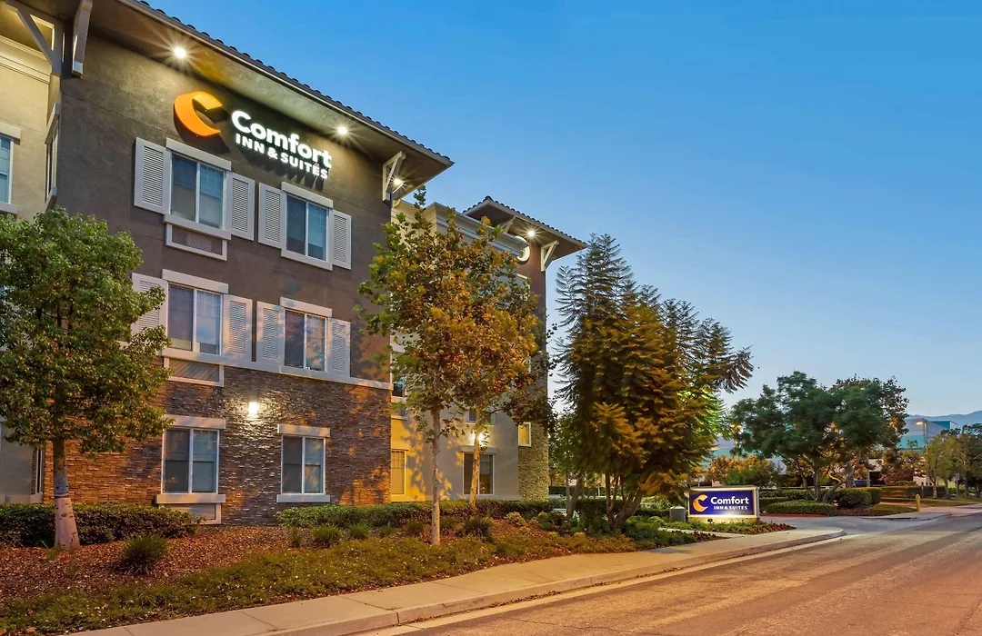 Comfort Inn & Suites Near Ontario Airport-1